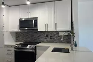 10054 Winding Lake Rd, Sunrise, FL 33351 - Photo 4