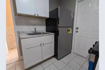 987 NE 131st #4, North Miami, FL 33161 - Photo 4