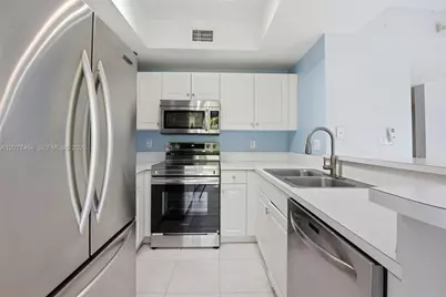 10180 SW 88 St #403, Miami, FL 33176 - Photo 6