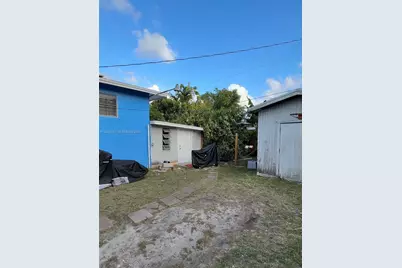 1300 NE 203rd St, Miami, FL 33179 - Photo 32
