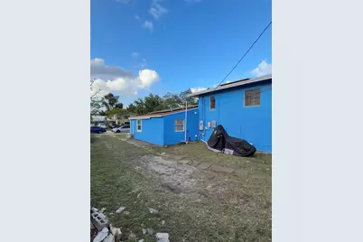 1300 NE 203rd St, Miami, FL 33179 - Photo 38