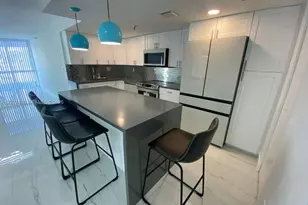 7832 Collins Ave, Miami Beach, FL 33141 - Photo 10
