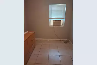 1800 Pinehurst Dr #1, West Palm Beach, FL 33407 - Photo 2