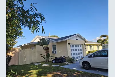 1800 Pinehurst Dr #1, West Palm Beach, FL 33407 - Photo 1