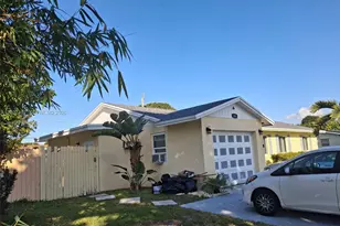 1800 Pinehurst Dr, West Palm Beach, FL 33407 - Photo 1