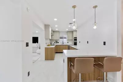 2110 NE 54th St, Fort Lauderdale, FL 33308 - Photo 10
