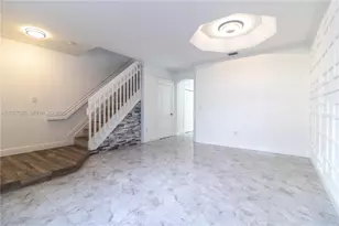 8360 NW 10th St, Miami, FL 33126 - Photo 4