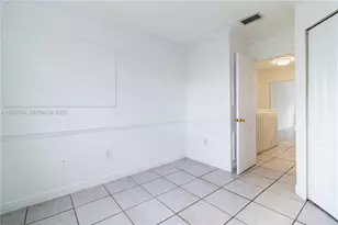 8360 NW 10th St, Miami, FL 33126 - Photo 22