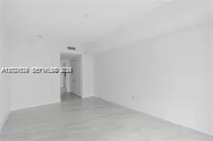 17111 Biscayne Blvd, North Miami Beach, FL 33160 - Photo 8