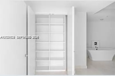 17111 Biscayne Blvd #1210, North Miami Beach, FL 33160 - Photo 54