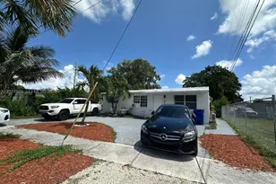 685 SW 7th Terrace, Dania Beach, FL 33004 - Photo 1