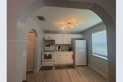 201 Columbus Pkwy #A, Hollywood, FL 33021 - Photo 6