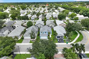 9203 Arborwood Cir, Davie, FL 33328 - Photo 52