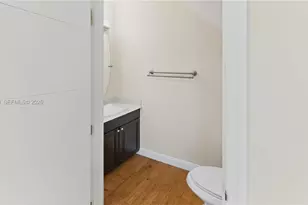 9203 Arborwood Cir, Davie, FL 33328 - Photo 6