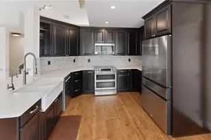 9203 Arborwood Cir, Davie, FL 33328 - Photo 16