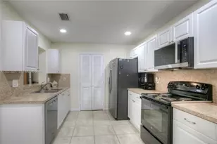 9521 NW 18th Manor, Plantation, FL 33322 - Photo 12