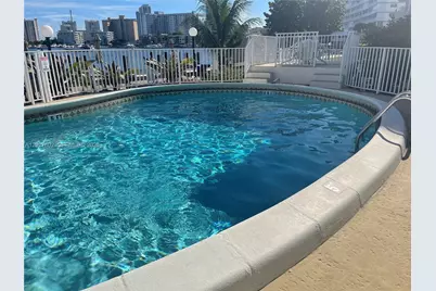 450 Golden Isles Dr #1H, Hallandale Beach, FL 33009 - Photo 8