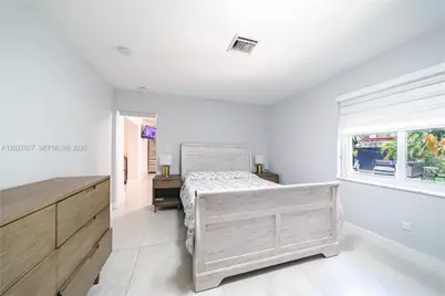 1101 NE 5th St, Hallandale Beach, FL 33009 - Photo 14