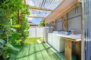 1101 NE 5th St, Hallandale Beach, FL 33009 - Photo 22