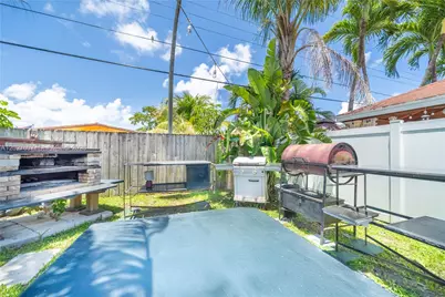 1101 NE 5th St, Hallandale Beach, FL 33009 - Photo 18