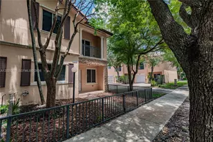22946 SW 112th Pl, Miami, FL 33170 - Photo 2