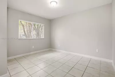 22946 SW 112th Pl, Miami, FL 33170 - Photo 10