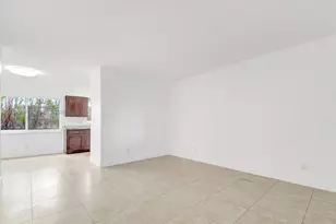 407 SE 9th Ct, Hallandale Beach, FL 33009 - Photo 8