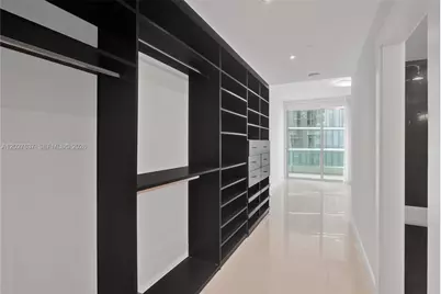 900 Biscayne Blvd #5412, Miami, FL 33132 - Photo 32