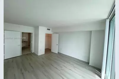 500 Brickell Ave #3910, Miami, FL 33131 - Photo 14