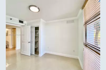 20505 E Country Club Dr #233, Aventura, FL 33180 - Photo 12
