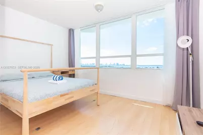 5445 Collins Ave #1105, Miami Beach, FL 33140 - Photo 4