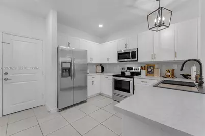 1400 SE 26th Rd, Homestead, FL 33035 - Photo 10