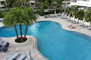 400 South Pointe Dr, Miami Beach, FL 33139 - Photo 30