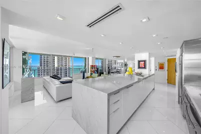 400 S Pointe Dr #2310, Miami Beach, FL 33139 - Photo 14