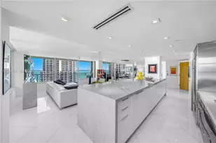 400 South Pointe Dr, Miami Beach, FL 33139 - Photo 14