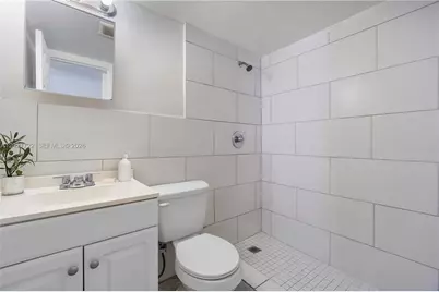 332 SW 3rd St #2, Belle Glade, FL 33430 - Photo 6