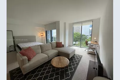 31 SE 6th St #505, Miami, FL 33131 - Photo 4