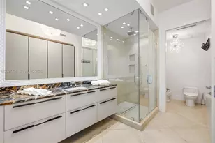 50 South Pointe Dr, Miami Beach, FL 33139 - Photo 20
