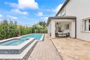 16732 NW 89th Pl, Miami Lakes, FL 33018 - Photo 6