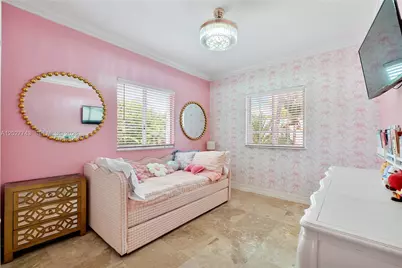 16732 NW 89th Pl, Miami Lakes, FL 33018 - Photo 14