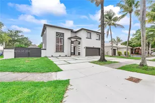 16732 NW 89th Pl, Miami Lakes, FL 33018 - Photo 6