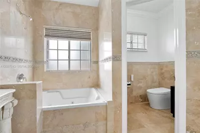 16732 NW 89th Pl, Miami Lakes, FL 33018 - Photo 20