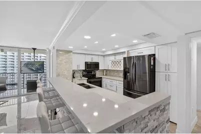 2655 Collins Ave #1407, Miami Beach, FL 33140 - Photo 2
