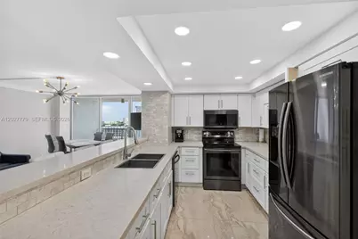 2655 Collins Ave #1407, Miami Beach, FL 33140 - Photo 52