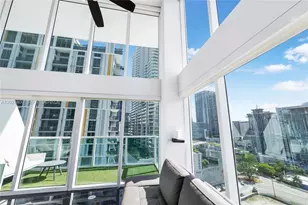 41 SE 5th St, Miami, FL 33131 - Photo 64