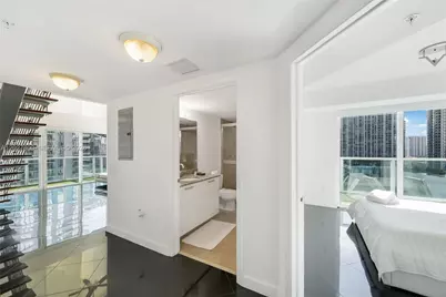 41 SE 5th St #1116, Miami, FL 33131 - Photo 18