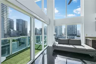41 SE 5th St, Miami, FL 33131 - Photo 4