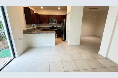 3342 W 104th Ter, Hialeah, FL 33018 - Photo 14