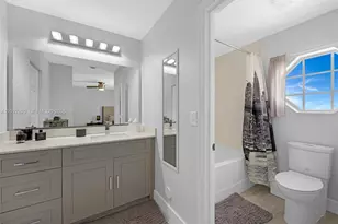 749 NW 208th Way, Pembroke Pines, FL 33029 - Photo 18
