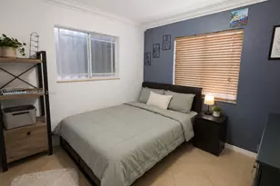 7513 Grant Ct, Hollywood, FL 33024 - Photo 8